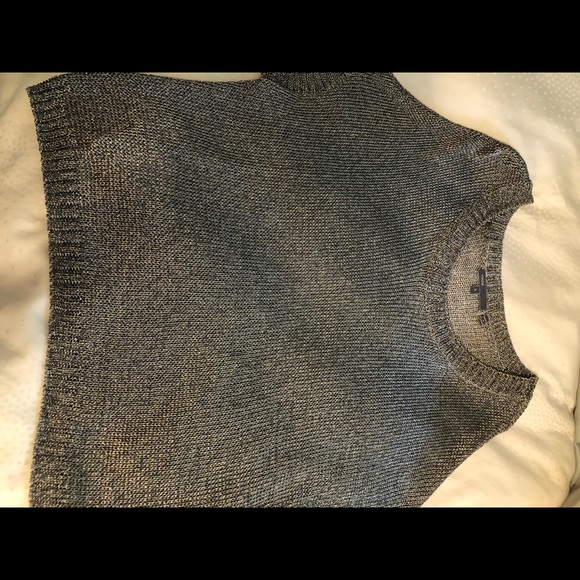 NWOT! VINCE women’s metallic mesh top - Picture 6 of 7